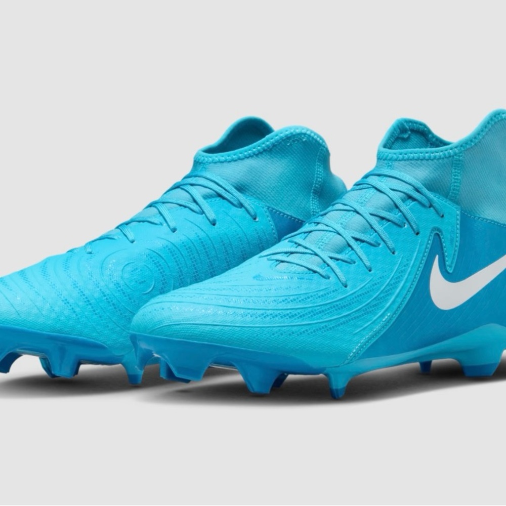 Nike Phantom Luna 2 Academy Soccer Cleats Men’s Size 9 NEW